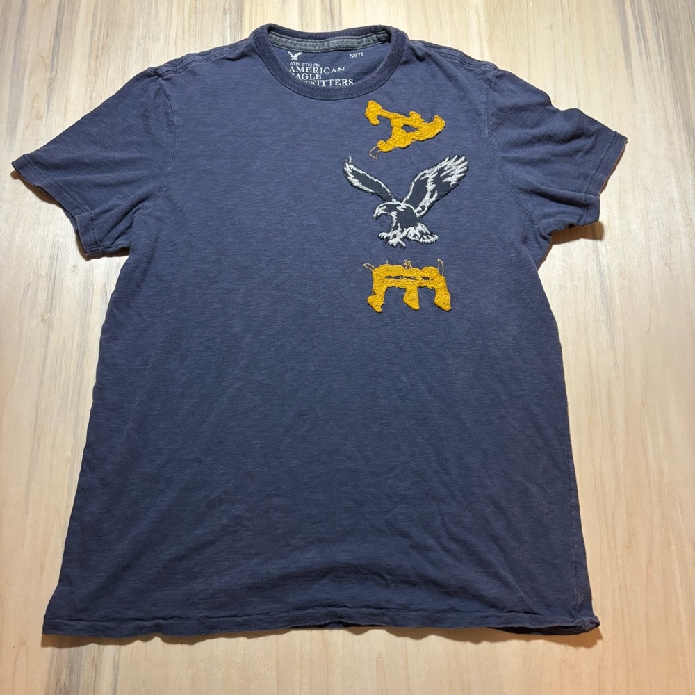 American Eagle Outfitters Y2K Men's Blue and Yellow Graphic Tee
